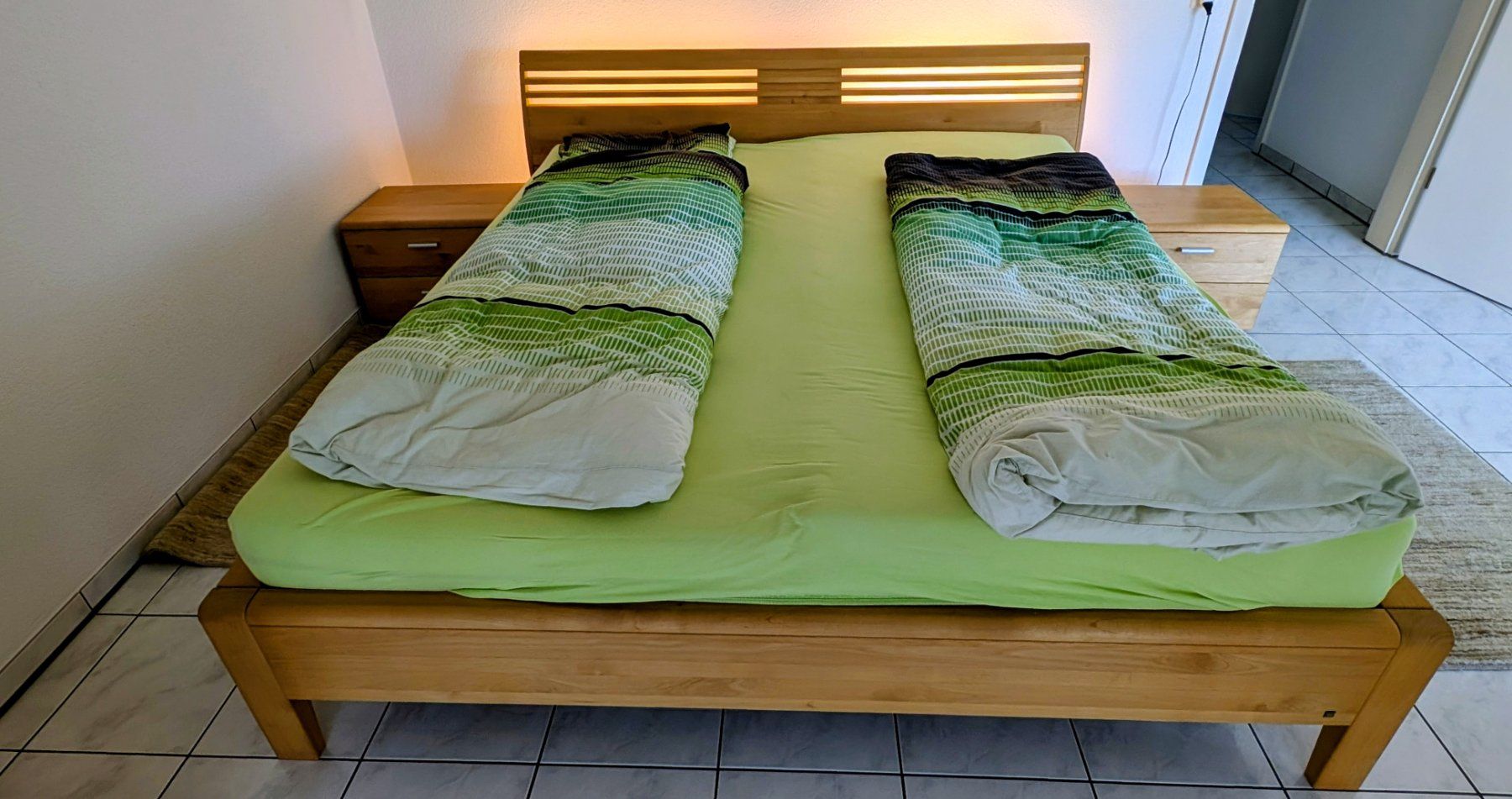 Letti: Holzbett mit Nachttischen geölt – Usato da Amriswil venduto da rabi66 3