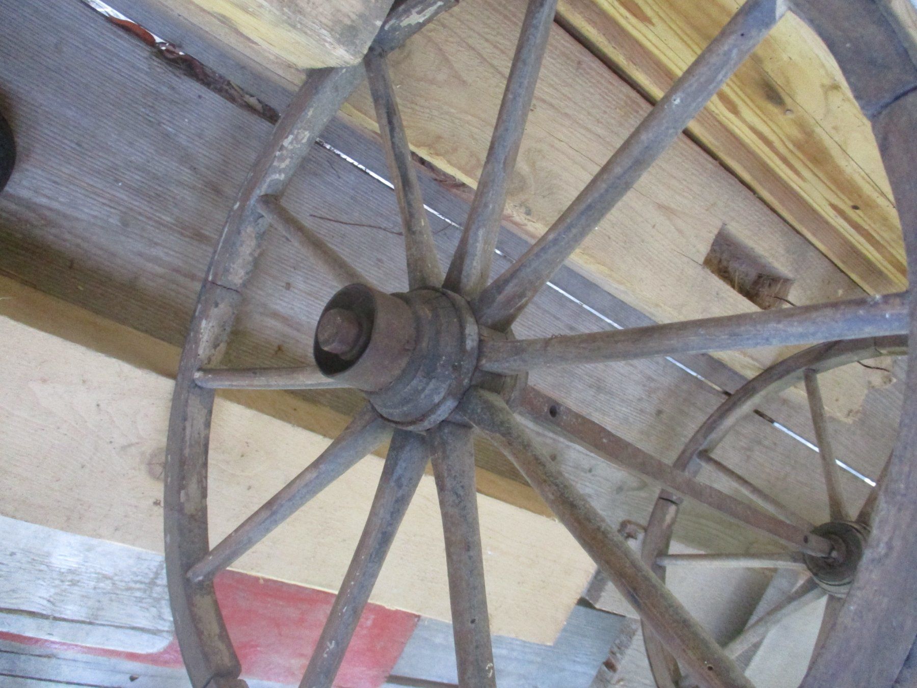 Articoli in legno: ANTIKES WAGENACHSLI EISEN/HOLZ 50 CM – Difettoso da Langnau i. E. venduto da Superseven69 3