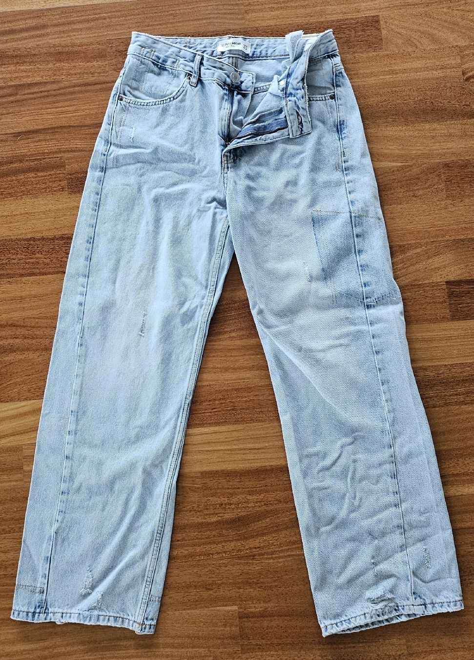 Jeans: Pull&Bear Baggy Jeans, hellblau, Gr. 36 - Sommer Look! – Nuovo e nell'imballaggio originale da Altendorf venduto da Goldi1