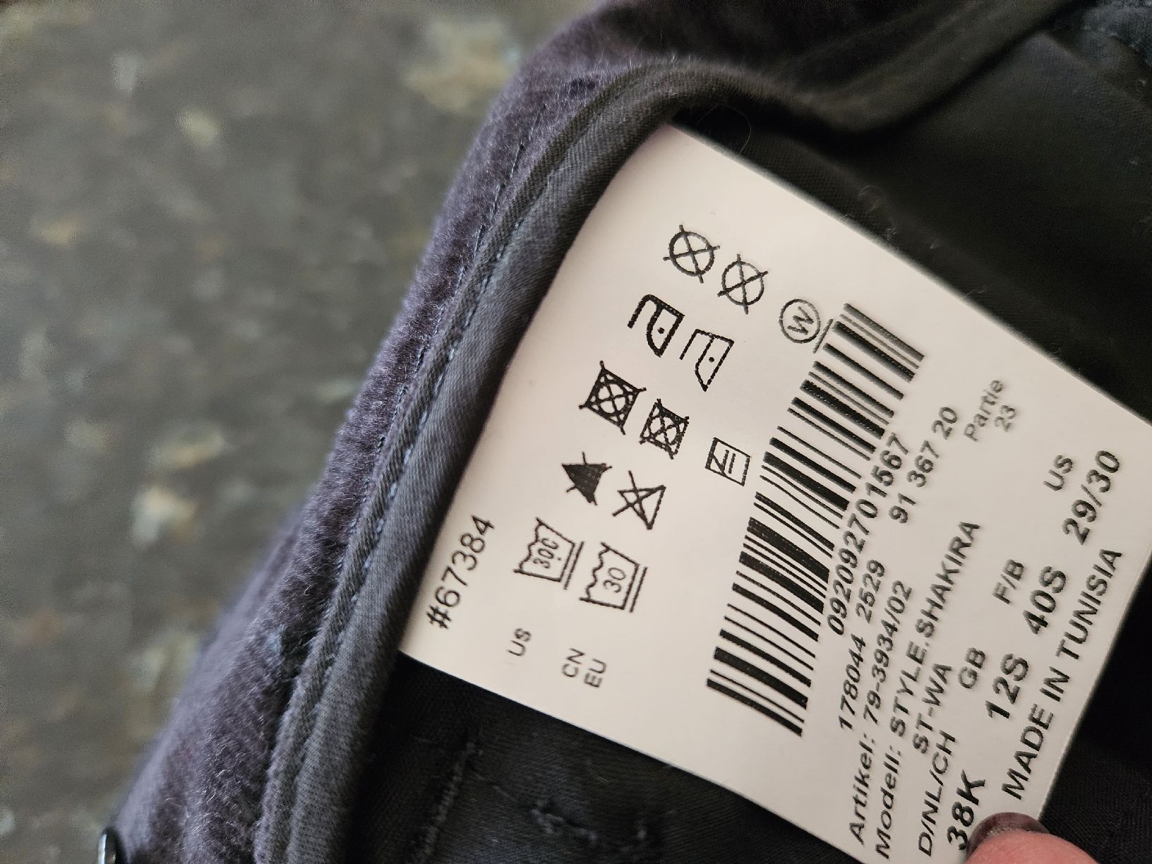 Brax Pantaloni: Brax Samtmanchesterhose, Gr. 18 K, Schwarz – Nuovo (secondo la descrizione) da Rickenbach b. Wil venduto da cornetta 5