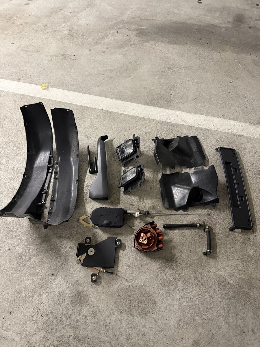 Tutti pezzi di ricambio auto: BMW E30 Cabrio Teile – Usato da Menziken venduto da Kasti1989