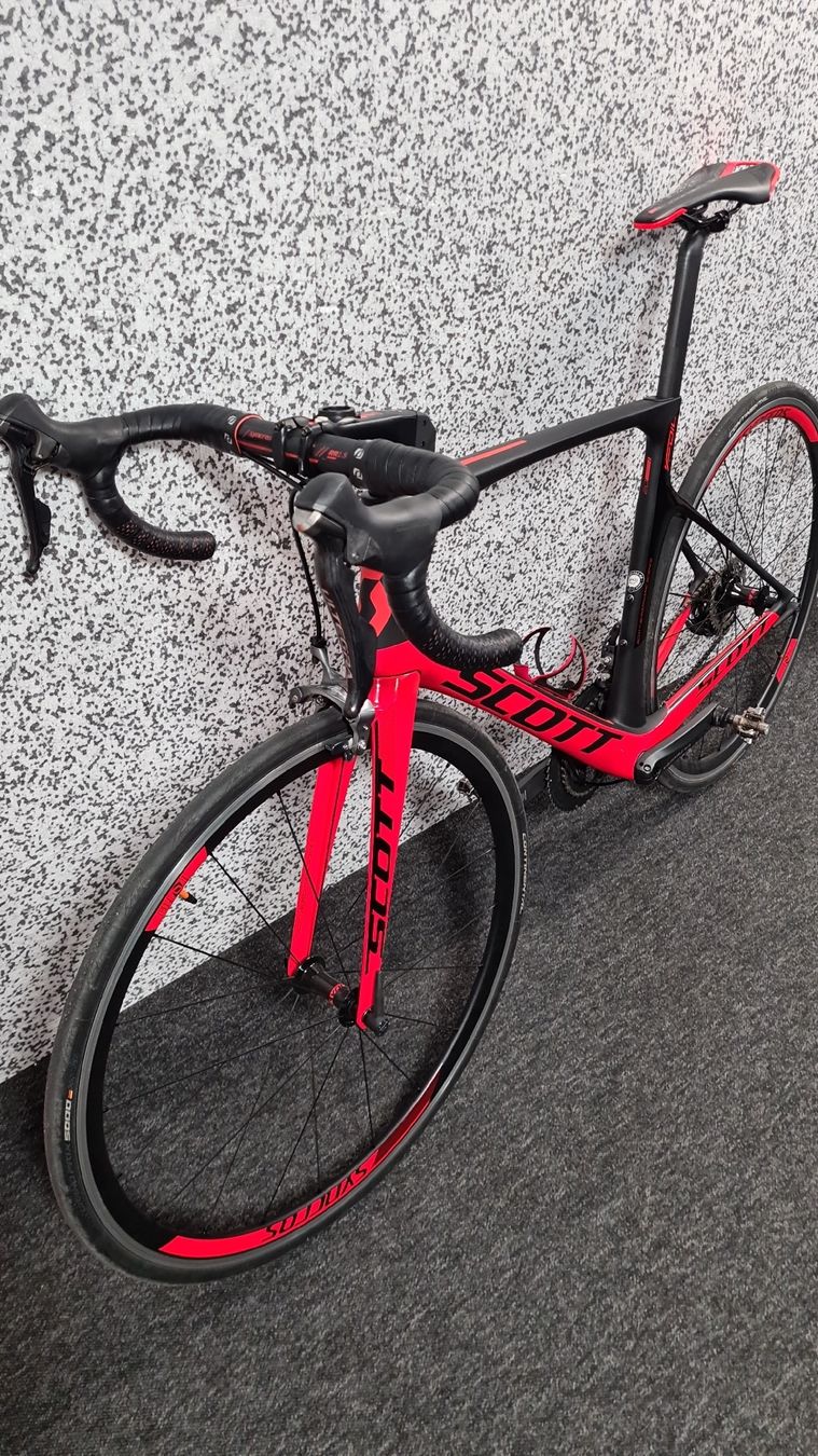 Scott Velos: Scott Foil 20 Carbon Rennrad – Gebraucht aus Raron von Jckg170 1