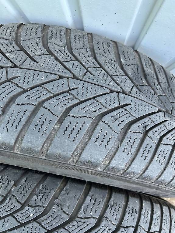 Pneumatici & Ruote complete: 4roux complet 195/65/r15 – Usato da Lausanne venduto da Mourad12345 3