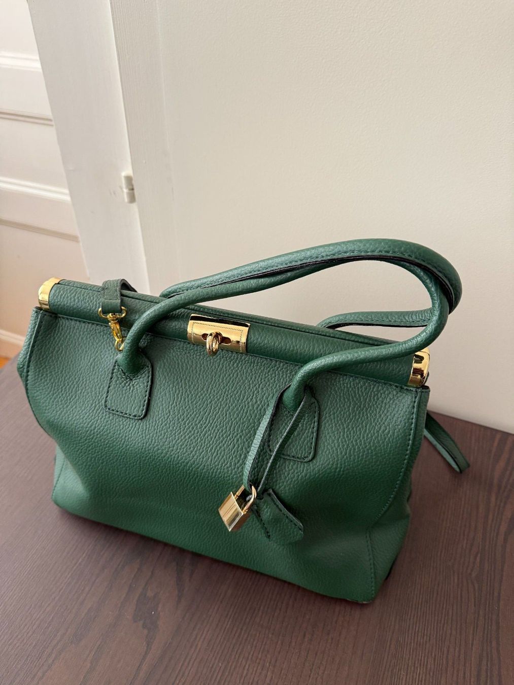 Borse da donna: Sac en cuir vert – Nuovo e nell'imballaggio originale da Le Locle venduto da tchanatakoua 6