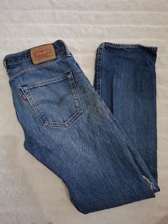Jeans Levi's 501 vintage, troués, taille W33 L34, stylé!
