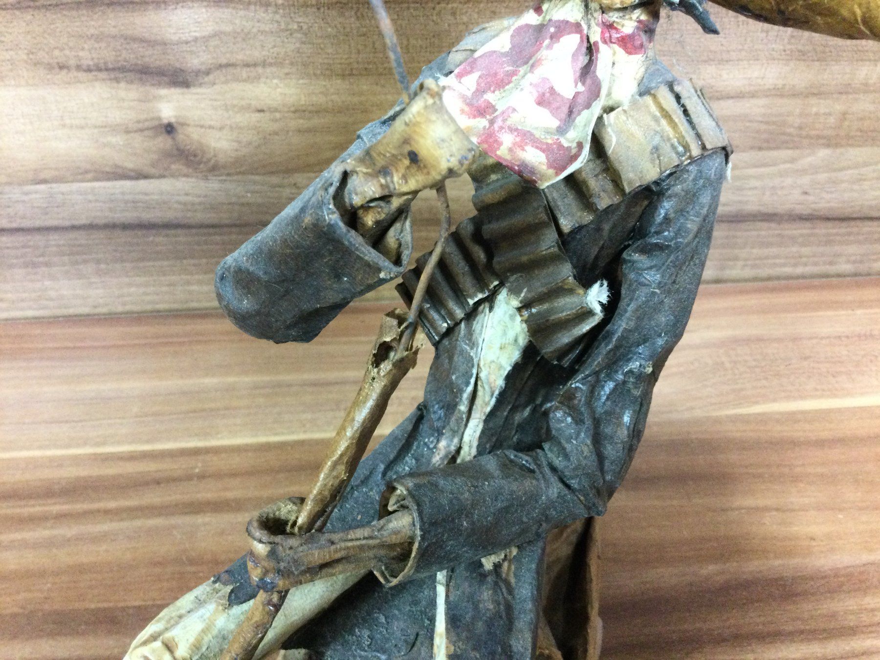 Statuette: Alte Pappmache Figur mit Gewehr Mexico – Usato da Wangen SZ venduto da kuriosum12 1
