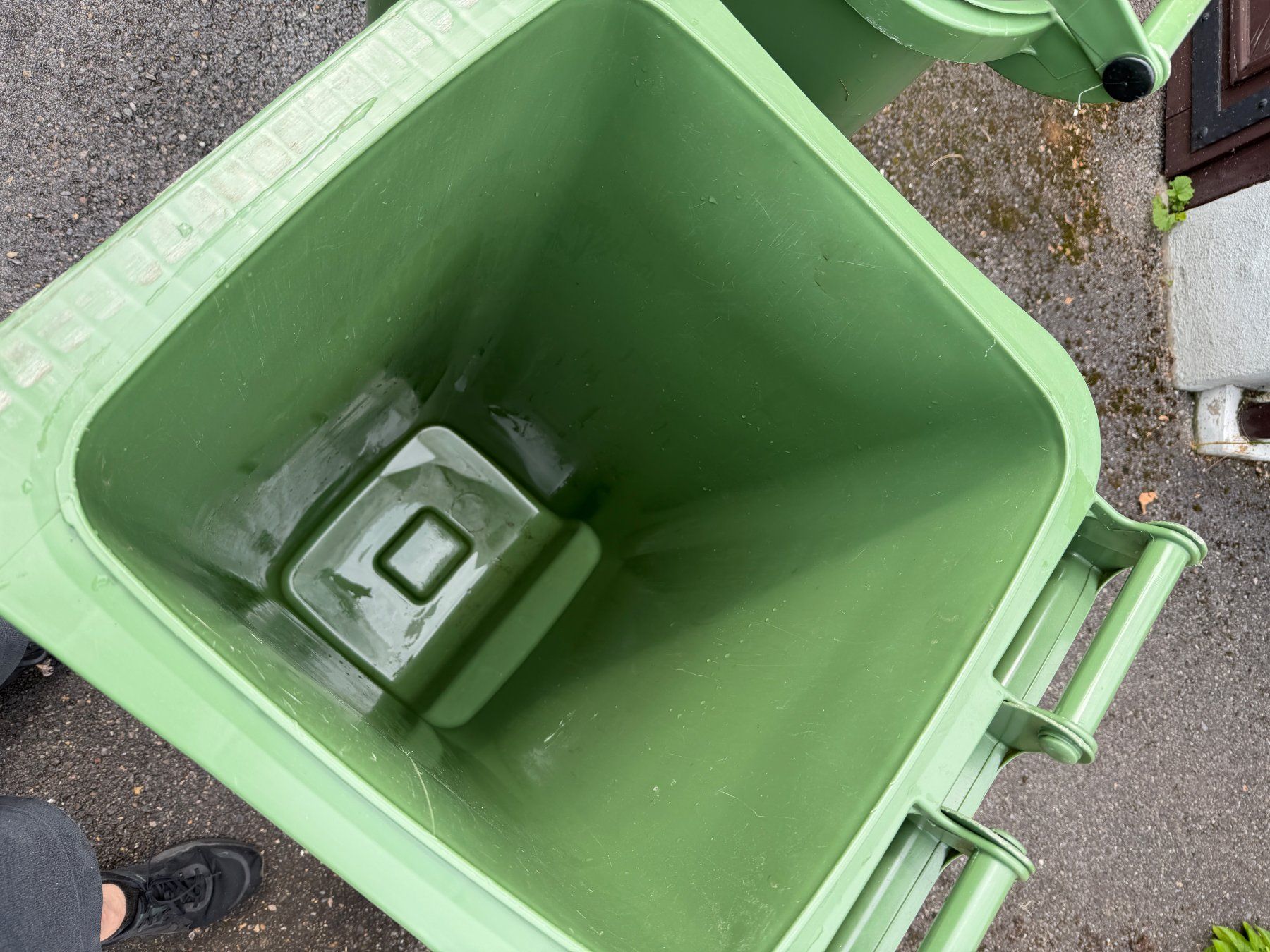 Banconi: 2 Grüngut-Container, 140lt und 240lt – Usato da Meilen venduto da Danimueller99 2