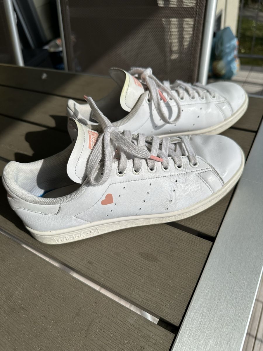 Adidas Scarpe da donna: Adidas Stan Smith (Herz Edition) – Usato da Herrliberg venduto da Eule13