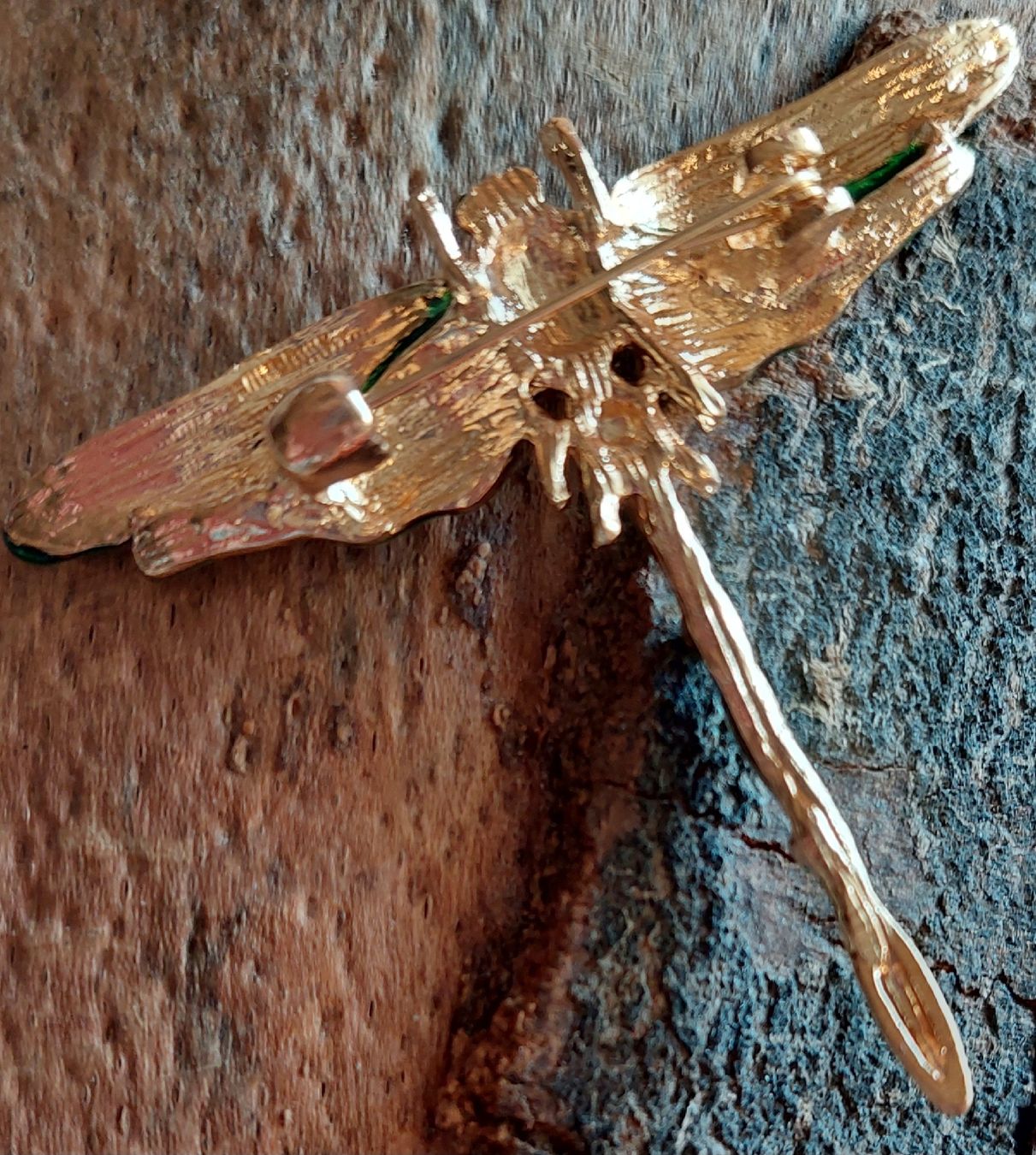 Broschen & Nadeln: Liebliche Brosche Libelle grün Emaille-goldfarben – Neu (gemäss Beschreibung) aus Oberwil BL von Hunajakakku 7
