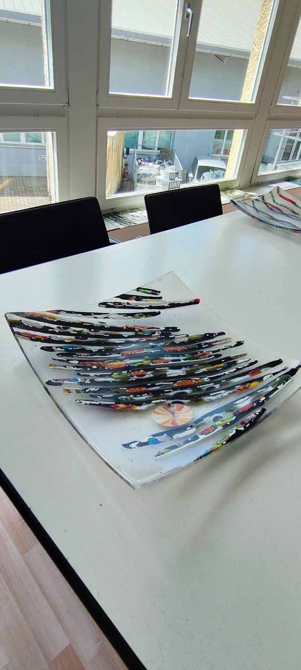 Schalen: FUSİNG SCHALE  40 X 40 cm – Gebraucht aus Volketswil von rerererarara 1