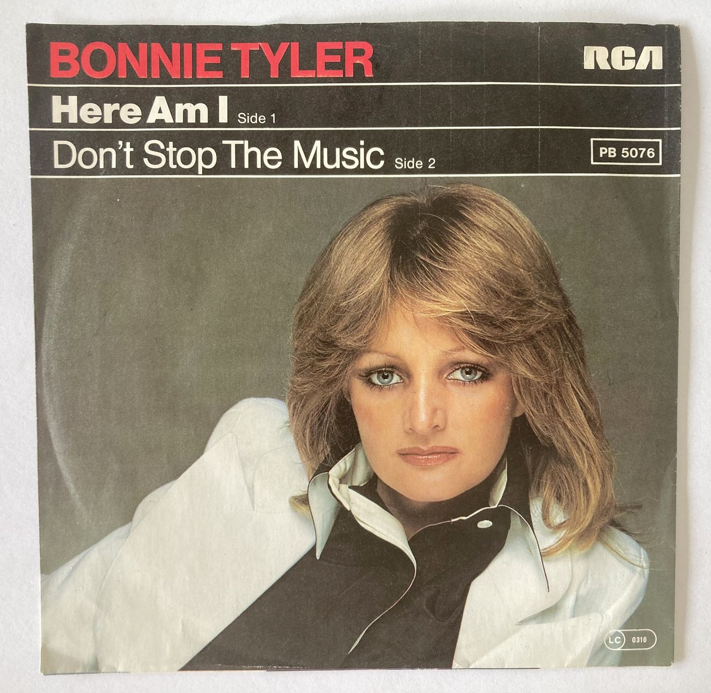 Vinyles: BONNIE TYLER - HERE AM I – D'occasion à Bottens par hotter-than-hell