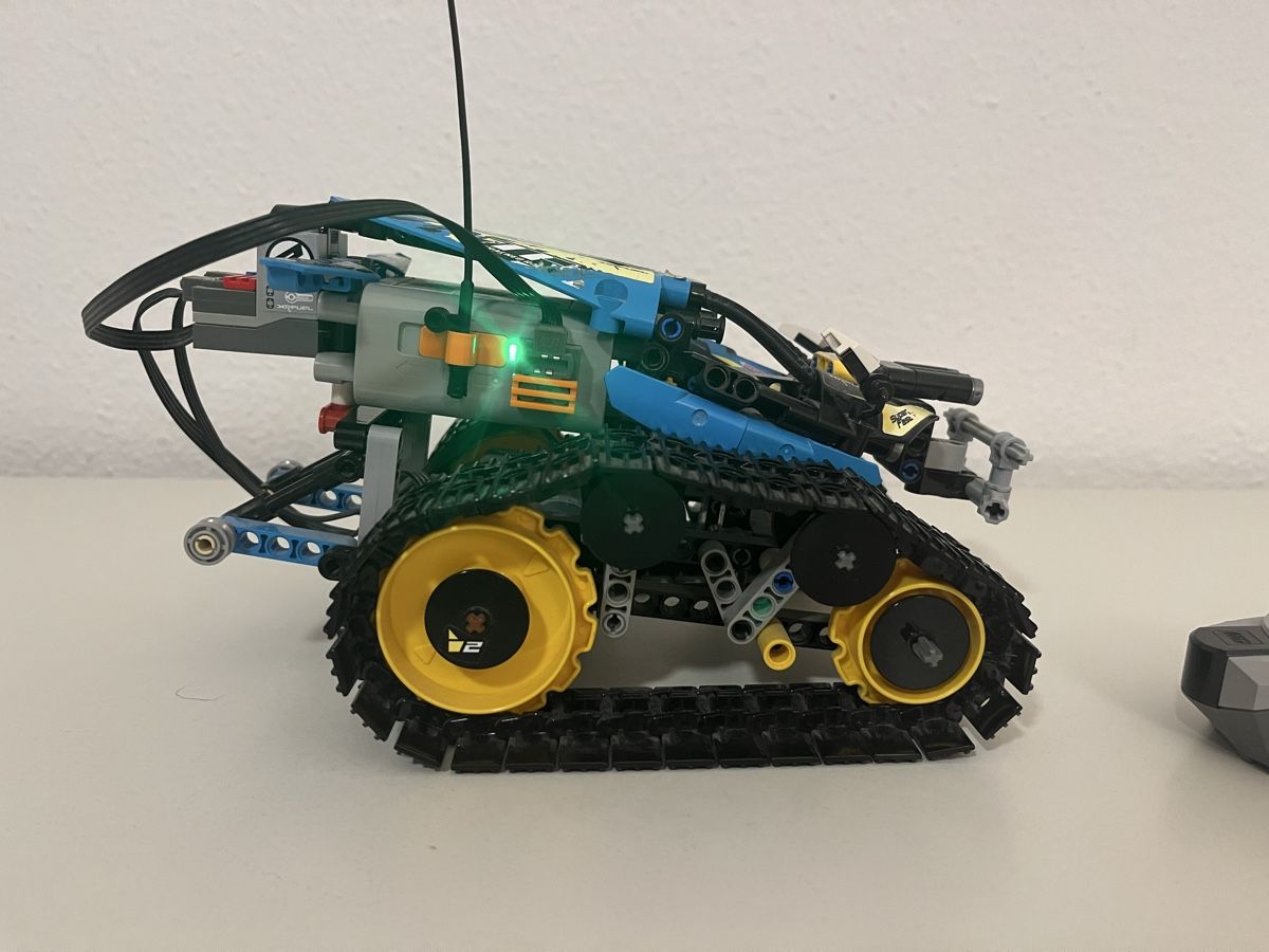 Lego Baukästen: LEGO 42095 Remote-Controlled Stunt Racer – Gebraucht aus Basel von Palchyk 1