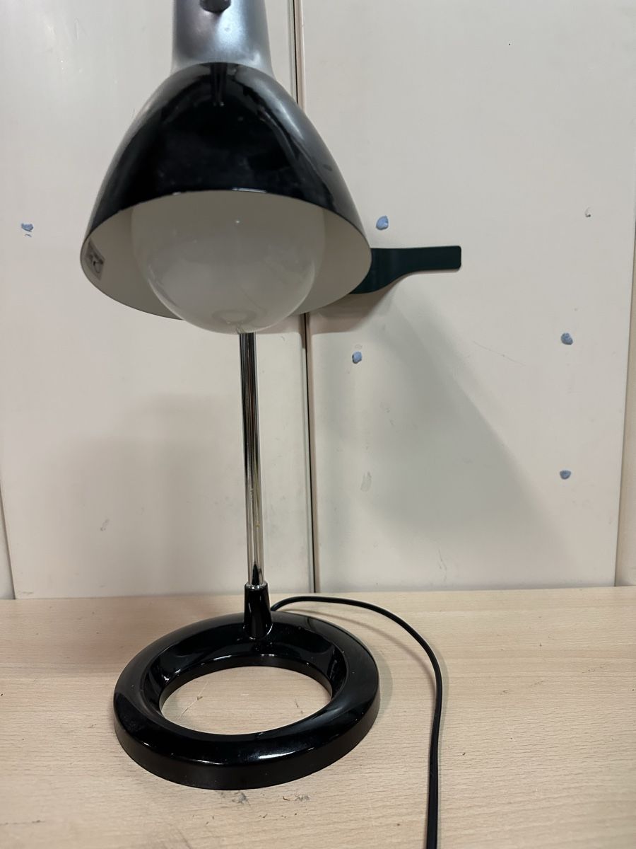 Lampade: Lampe de bureau noire et argentée élégante – Usato da Lausanne venduto da artnouveau04 7