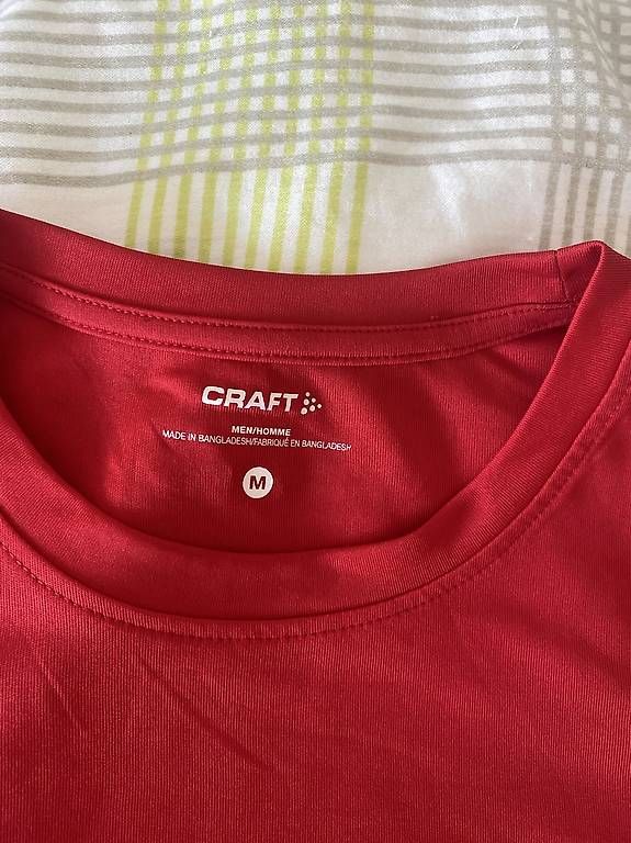 T-shirt: Nike Sport-Tshirts – Usato da Luzern venduto da RabattDealz 2