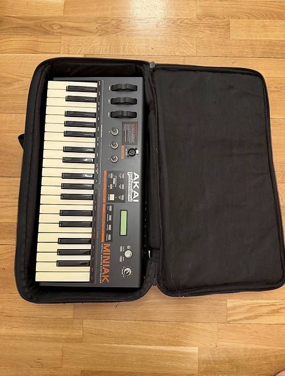Musikinstrumente: Akai Professional Miniak Vocoder VA Synthesizer – Gebraucht aus Twann von SchniderL