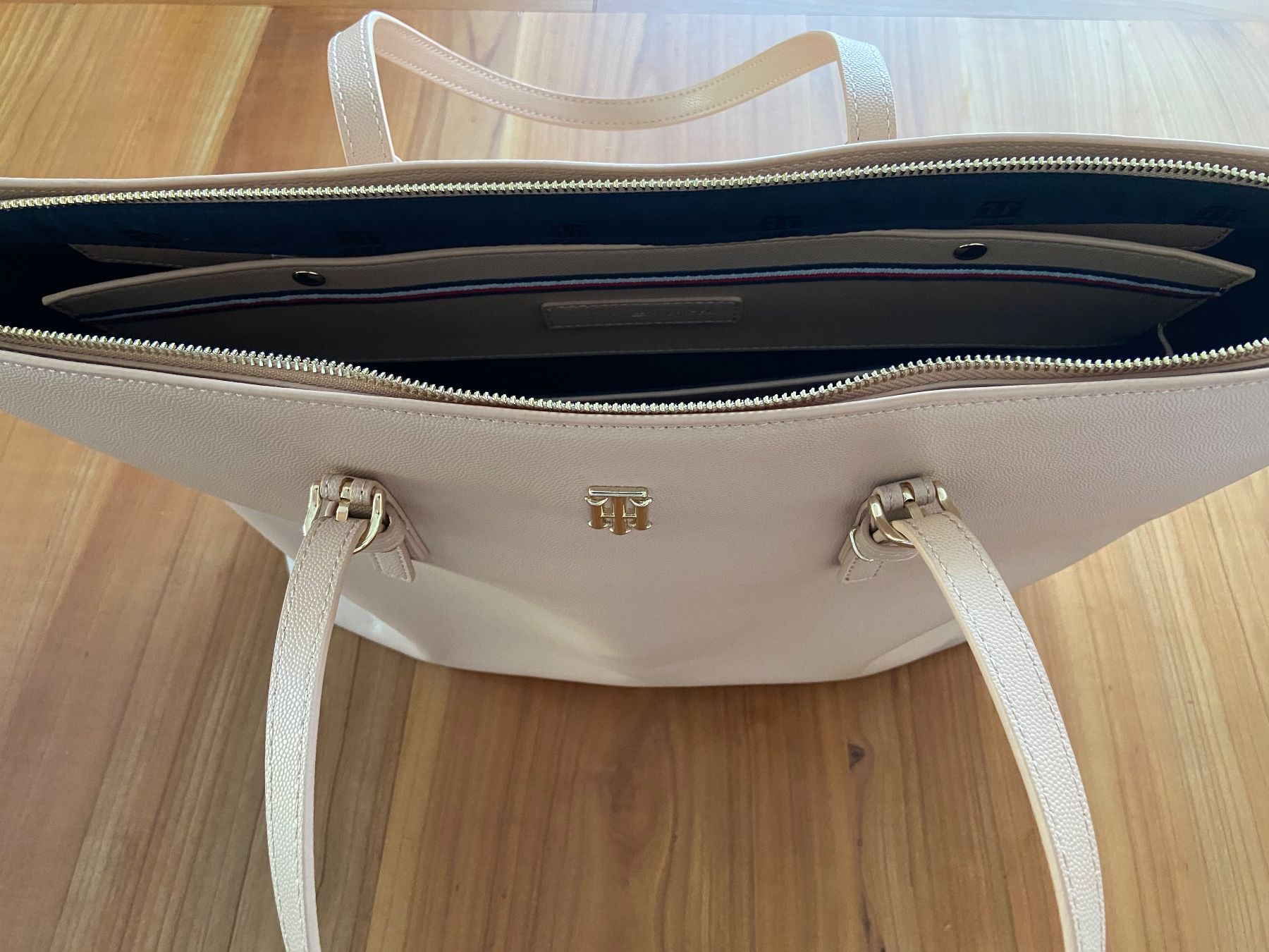 Tommy Hilfiger Borse da donna: Tommy Hilfiger City Tasche – Usato da Wilderswil venduto da leh_9hxp 5