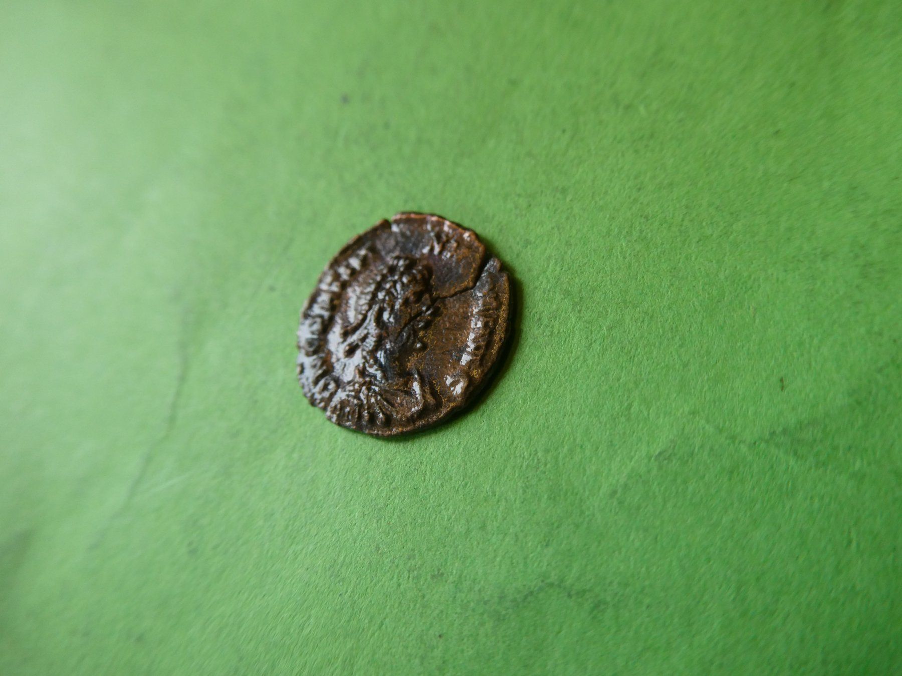 Tutti le monete: uralte Bronzemünze  15 mm     1.10 g – Usato da Hinterforst venduto da Rohusri 1