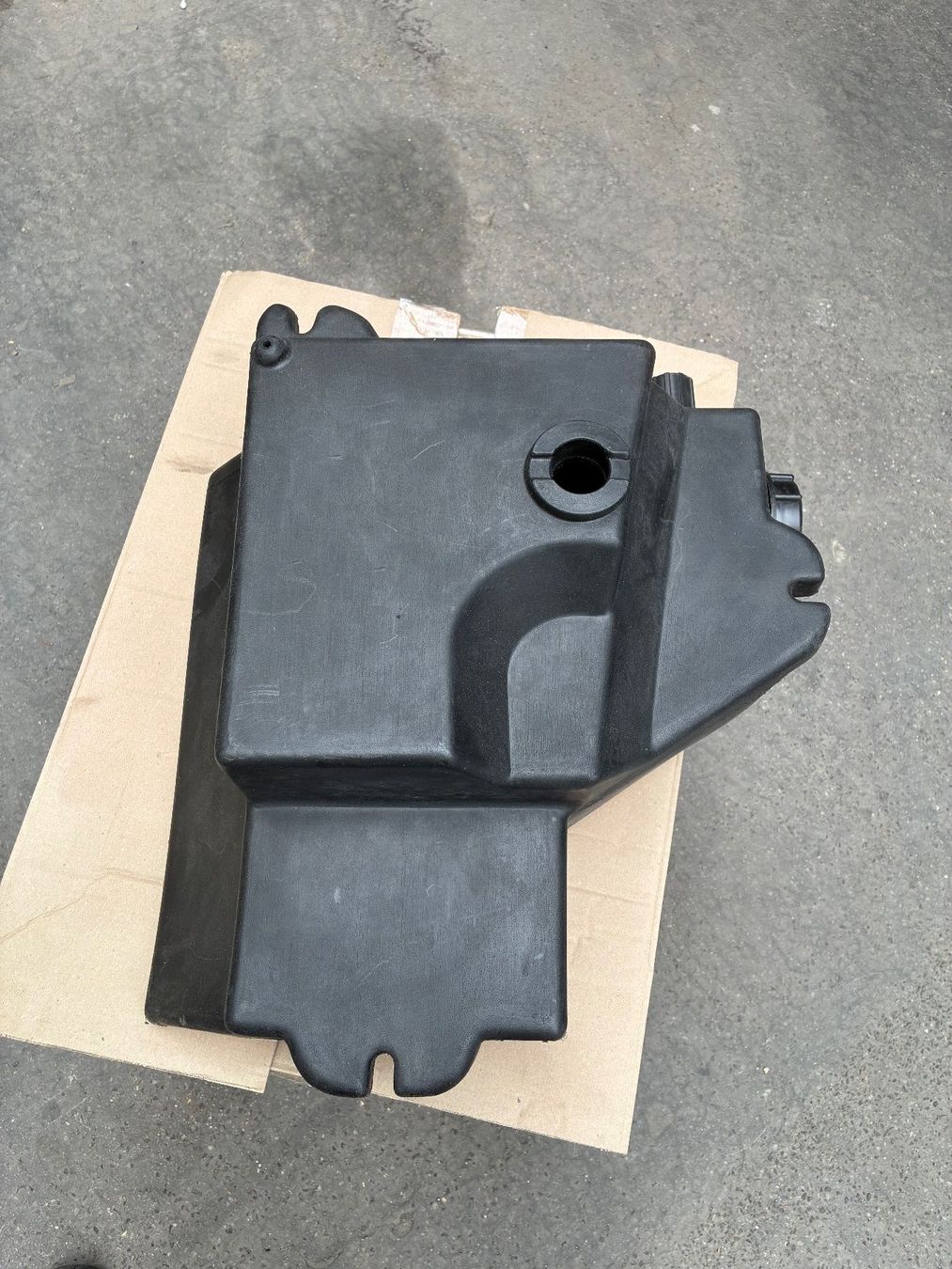 Abbeveratoi e trogoli: VW T3 Abwassertank Neuwertig Original – Usato da Basel venduto da rfb01 2