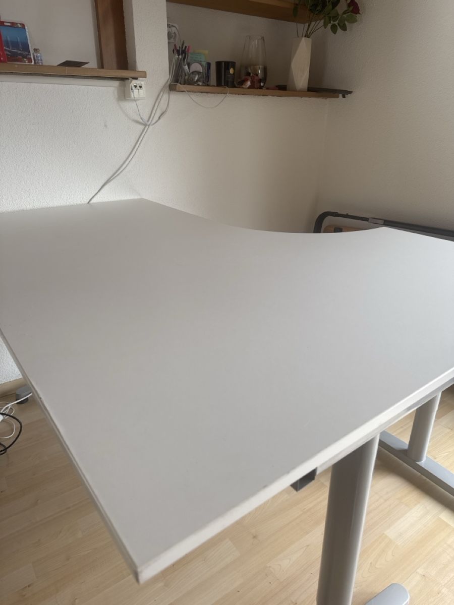 Schreibtische: Eckschreibtisch weiss gebraucht – Gebraucht aus Rudolfstetten von Lisa.1989 2