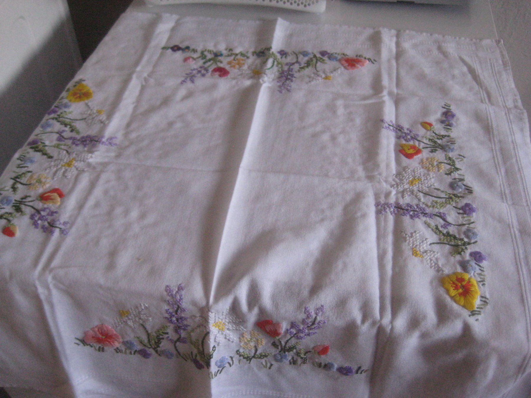 Autre linge de table: TISCHTUCH   BESTICKT – D'occasion à Uster par flocke1