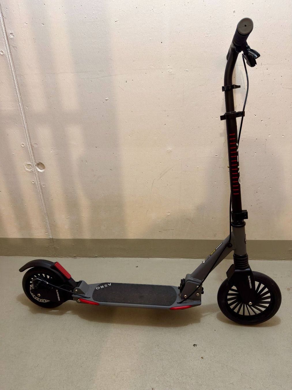 Kickboard: Aero Scooter Klapproller – Usato da Zürich venduto da uk9_ghibli 2