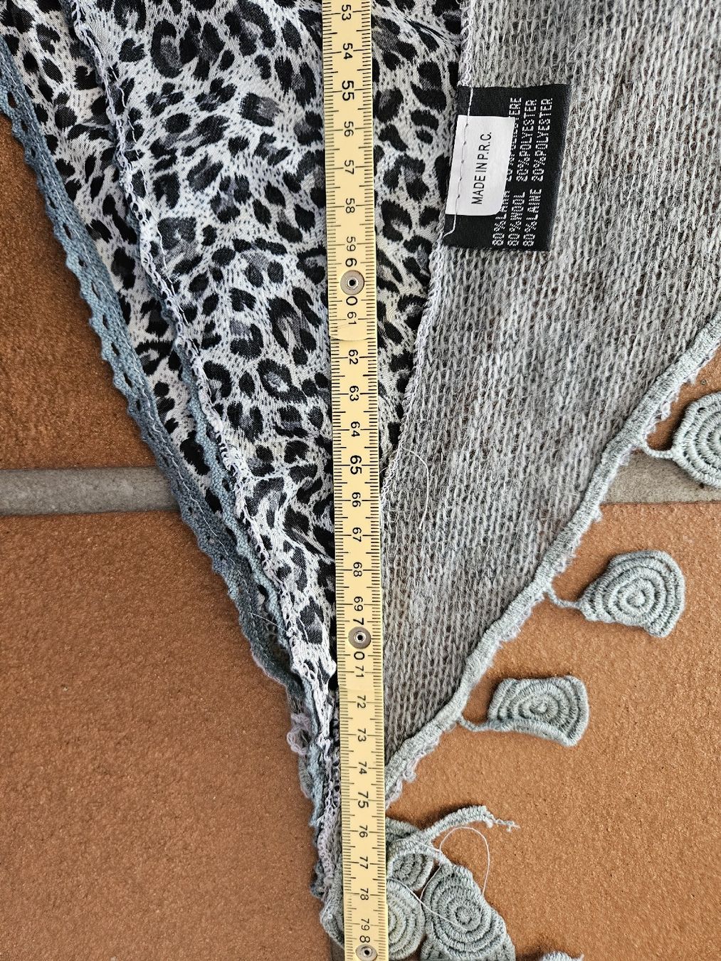 Foulard & Sciarpe: Schönes Tuch mit Fransen,  Leopardendruck – Usato da Eschenbach SG venduto da MarThu 2