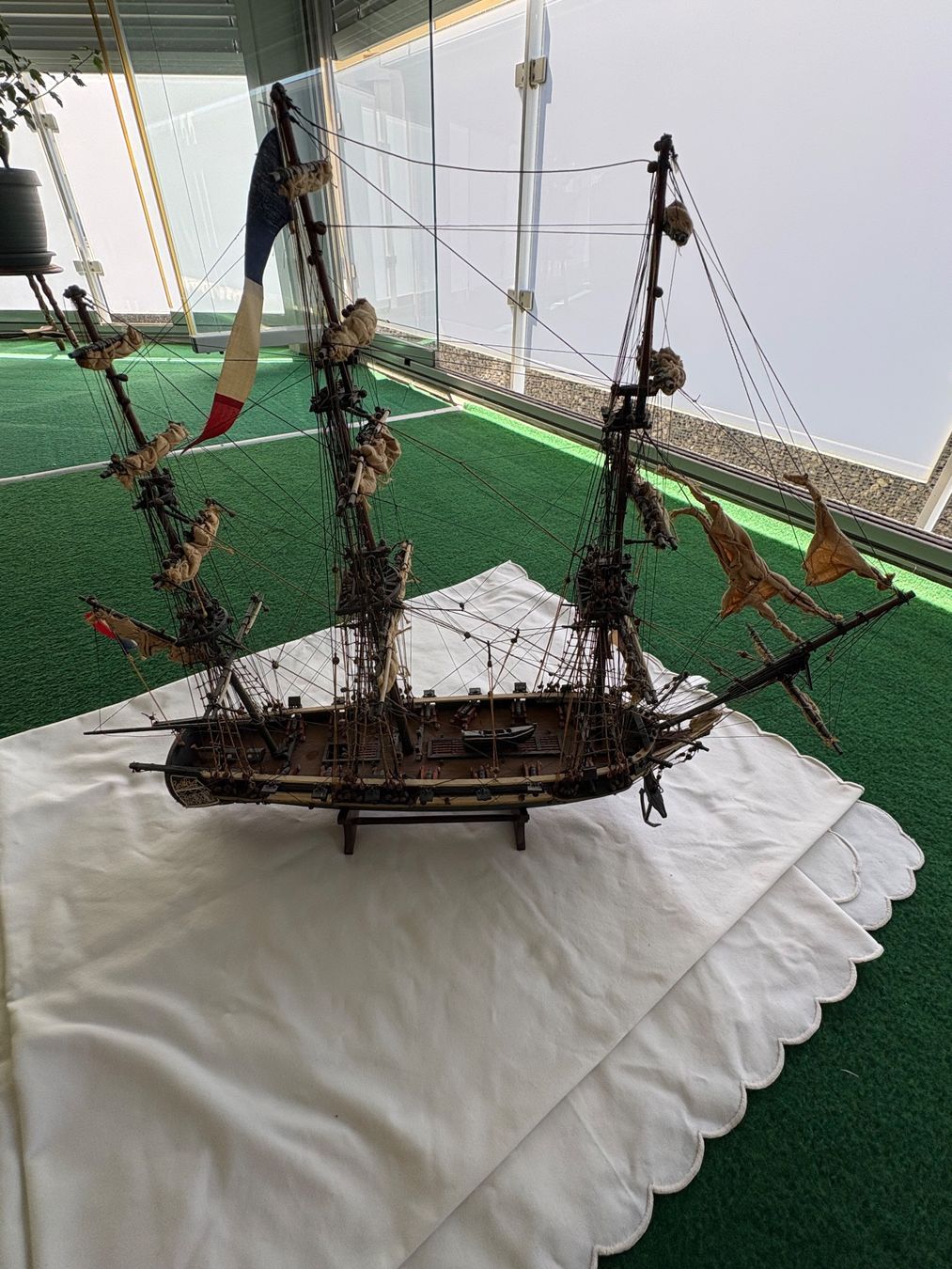 Modellbausätze & Standmodelle: Segelschiff Mahagoni – Gebraucht aus Schübelbach von S1CH
