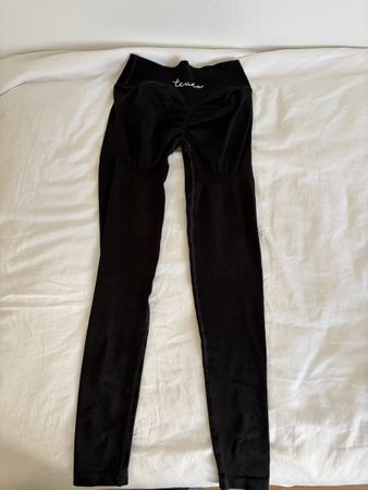 Teveo Leggings schwarz mit Scrunch Effekt gebraucht