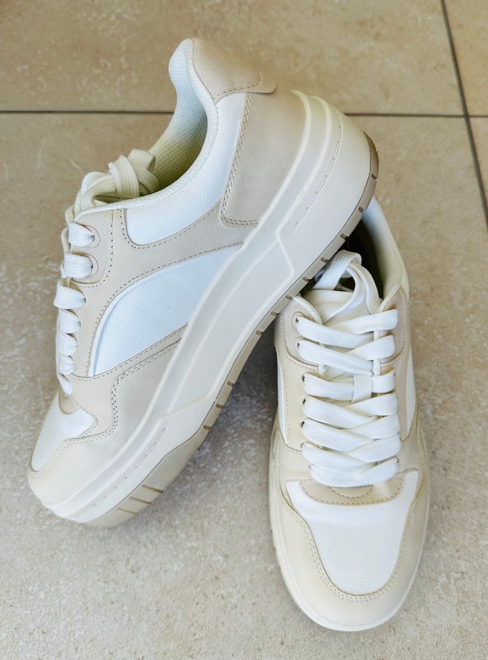 Zara Damenschuhe: Baskets Zara 41 – Gebraucht aus Bramois von Sirwoltesee
