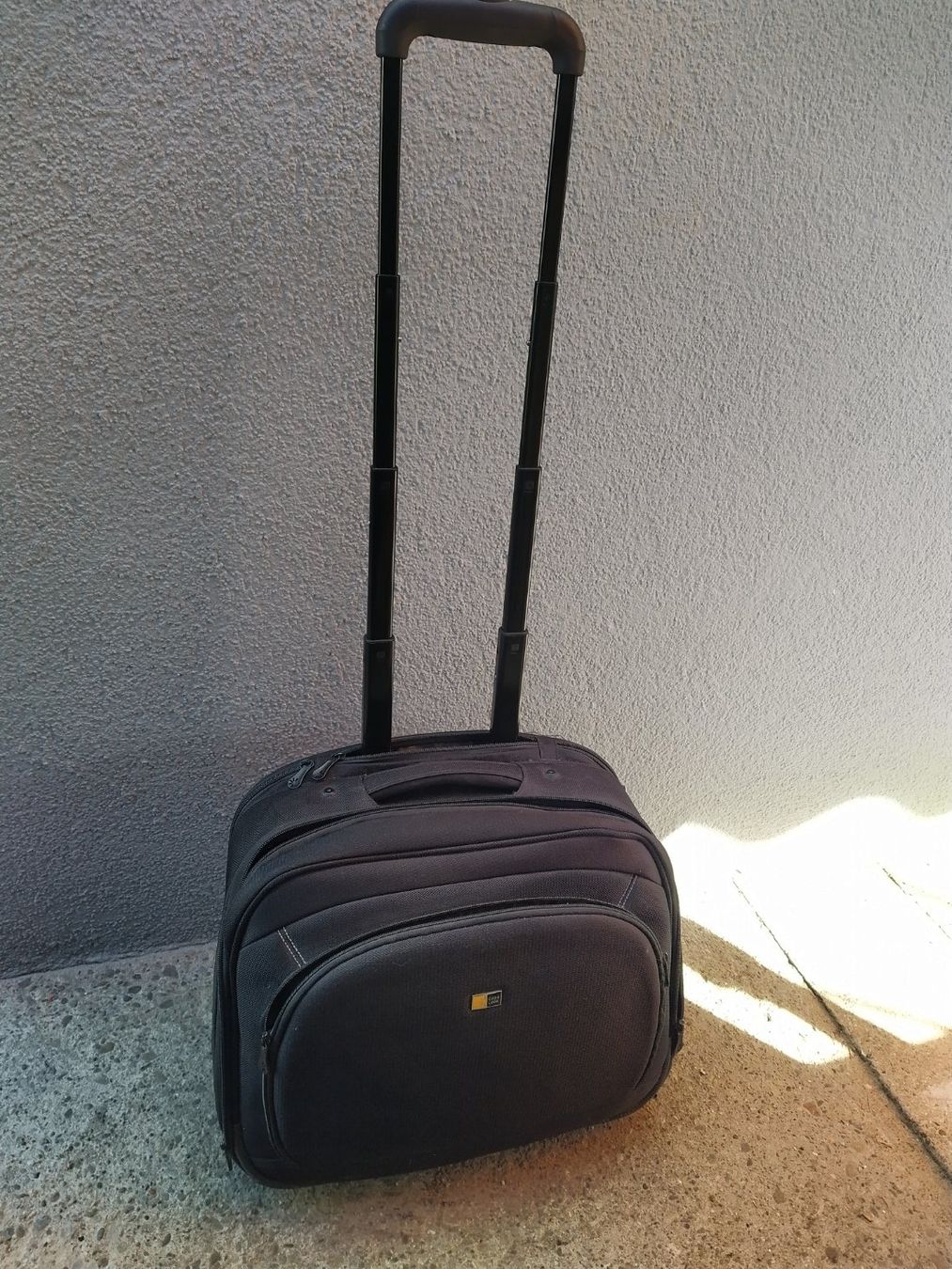 Valigie: Kleiner Büro-Rollkoffer – Usato da Sissach venduto da Gus4