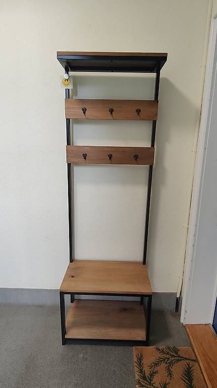 Appendiabiti: Coat hanger and shoes shelf – Usato da Zürich venduto da AlexJaded