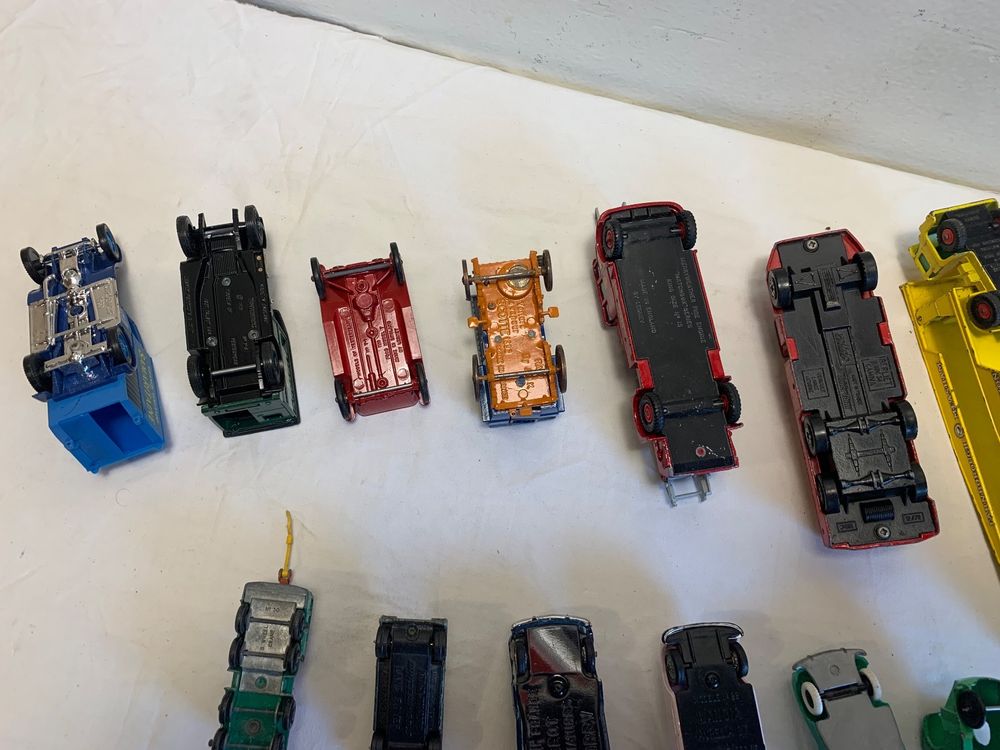 LOT VOITURE ANNÉE 80 Solido Matchbox Burago époque majorette norev EUR 49,99 - FR