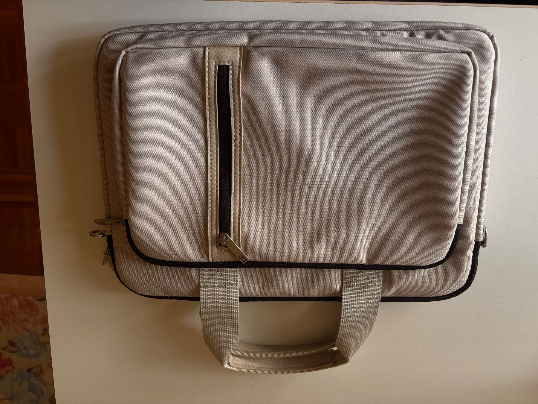 Sacs: Laptop Tasche – D'occasion à Zürich par Denise1743