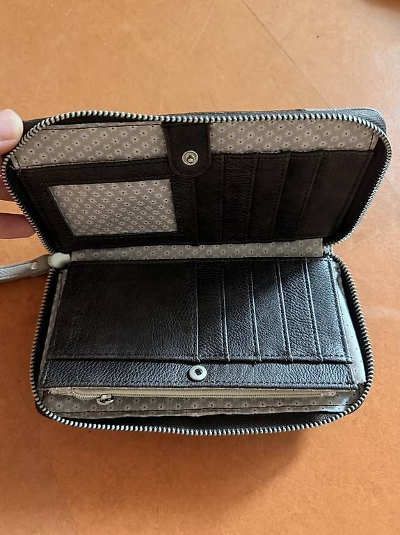 Portafogli: Portemonnaie – Usato da Gwatt (Thun) venduto da Glahad 2