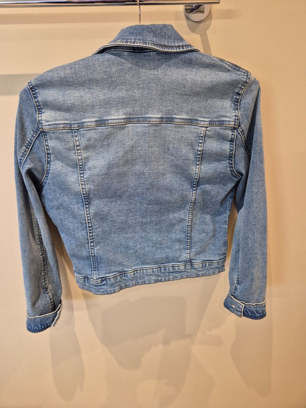 Vero Moda Vestes: Vero Moda Jeansjacke Gr. M, – D'occasion à Dietikon par grafad 1