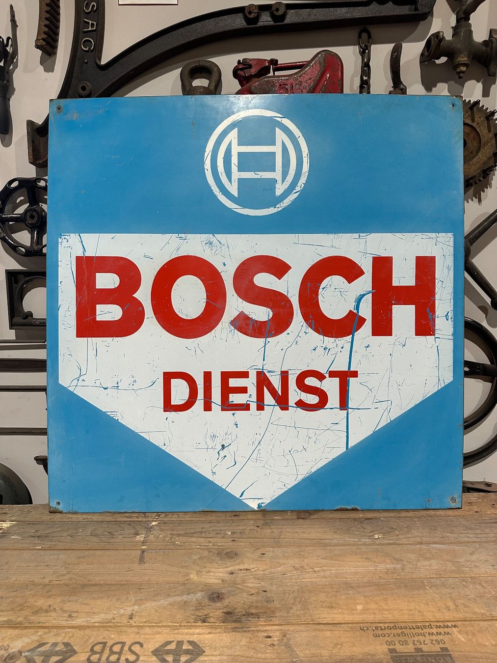 Schilder: Altes Belchschild "Bosch Dienst" ( Garage / Oldtimer ) – Gebraucht aus Luzern von Fracht-Design