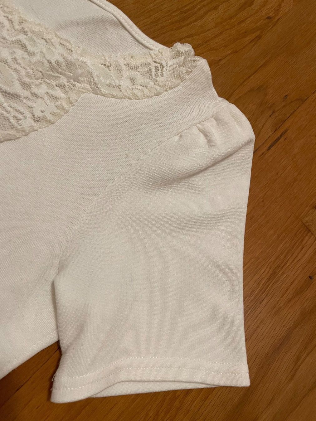 Mango T-shirt: Top mit Spitze von Mango in Grösse XS. – Usato da Adliswil venduto da StephanieAnnina 3