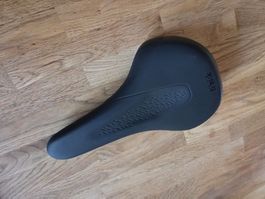 Fizik Terra Sattel 145 mm guter Zustand