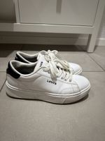 Baskets Levi's blanches