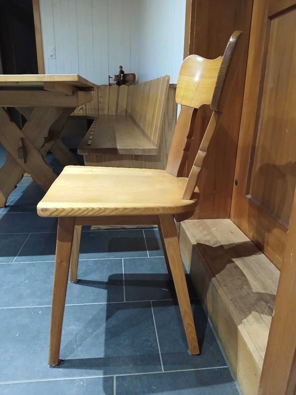 Sedie: Holzstühle – Usato da Reutigen venduto da CorinaAeschlimann 2