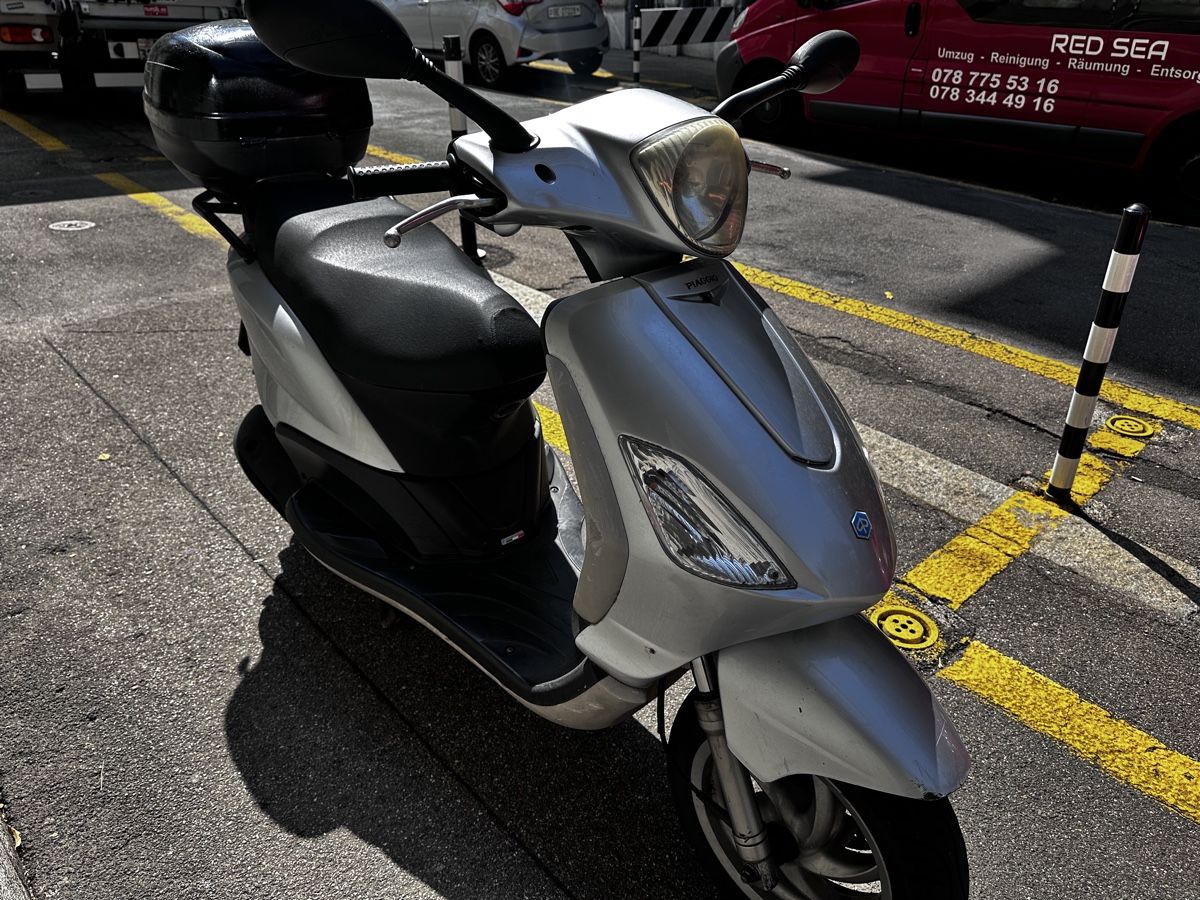 Piaggio Strada: Piaggio fly 125 mit Prüfmängel – Usato da Bern venduto da Oiram17 2