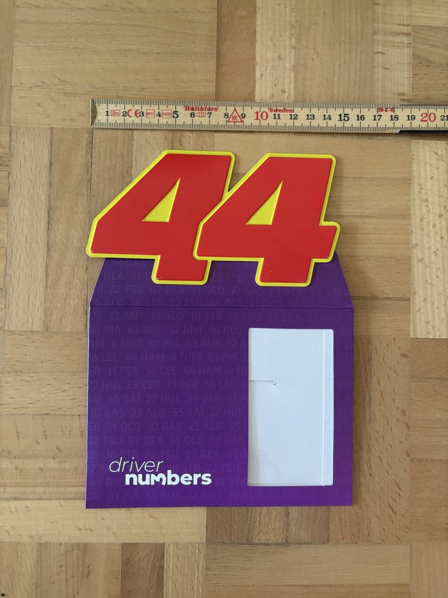 Tutte le decorazioni: Ferrari / Lewis Hamilton Bundle - Driver Number & Foto – Nuovo (secondo la descrizione) da Zug venduto da its_k265 1