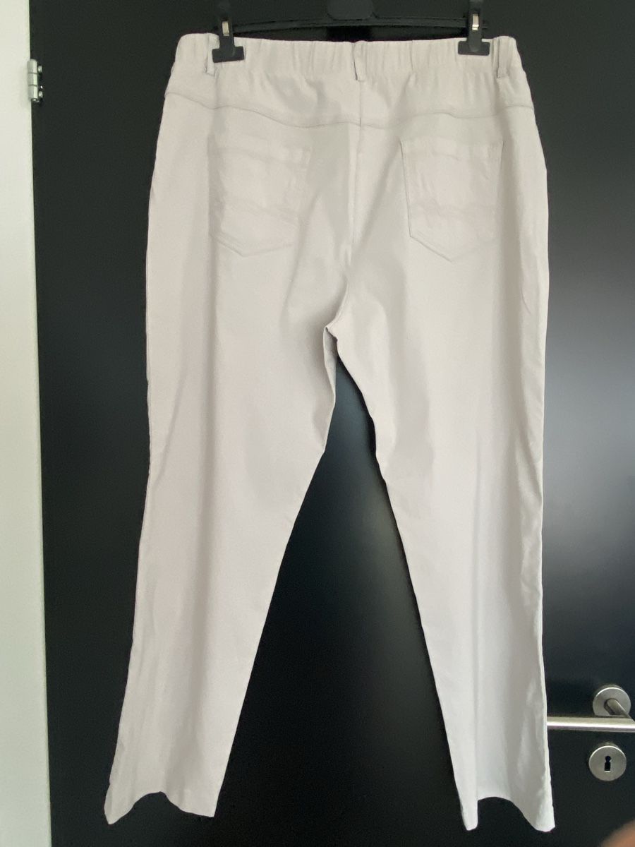 Pantaloni: Elastische leichte Hose sand Gr. 46 Collection L Gummizug – Nuovo (secondo la descrizione) da Meggen venduto da 6003Luzern 1