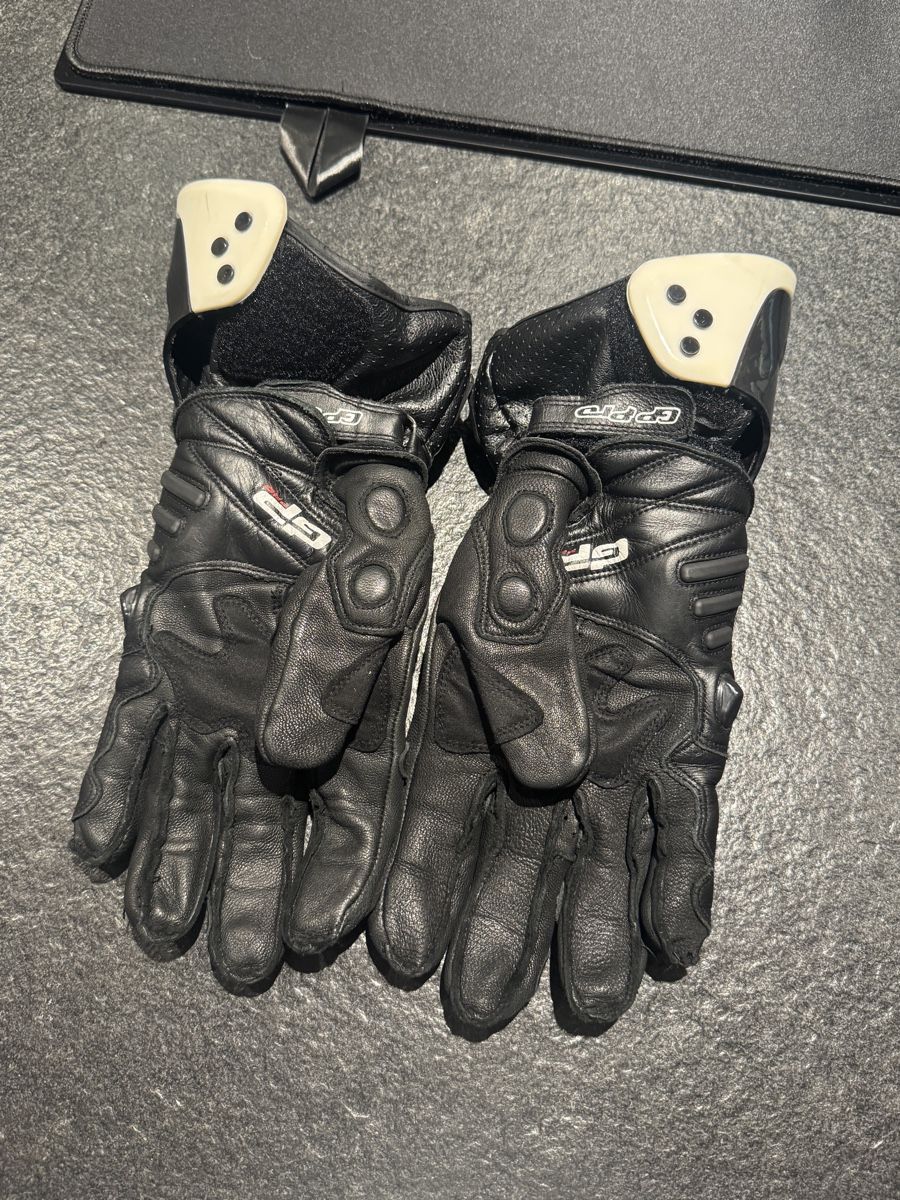 Alpinestars Autres accessoires hommes: Alpinestars Handschuh GP Pro  – D'occasion à Weinfelden par Serzenia 2