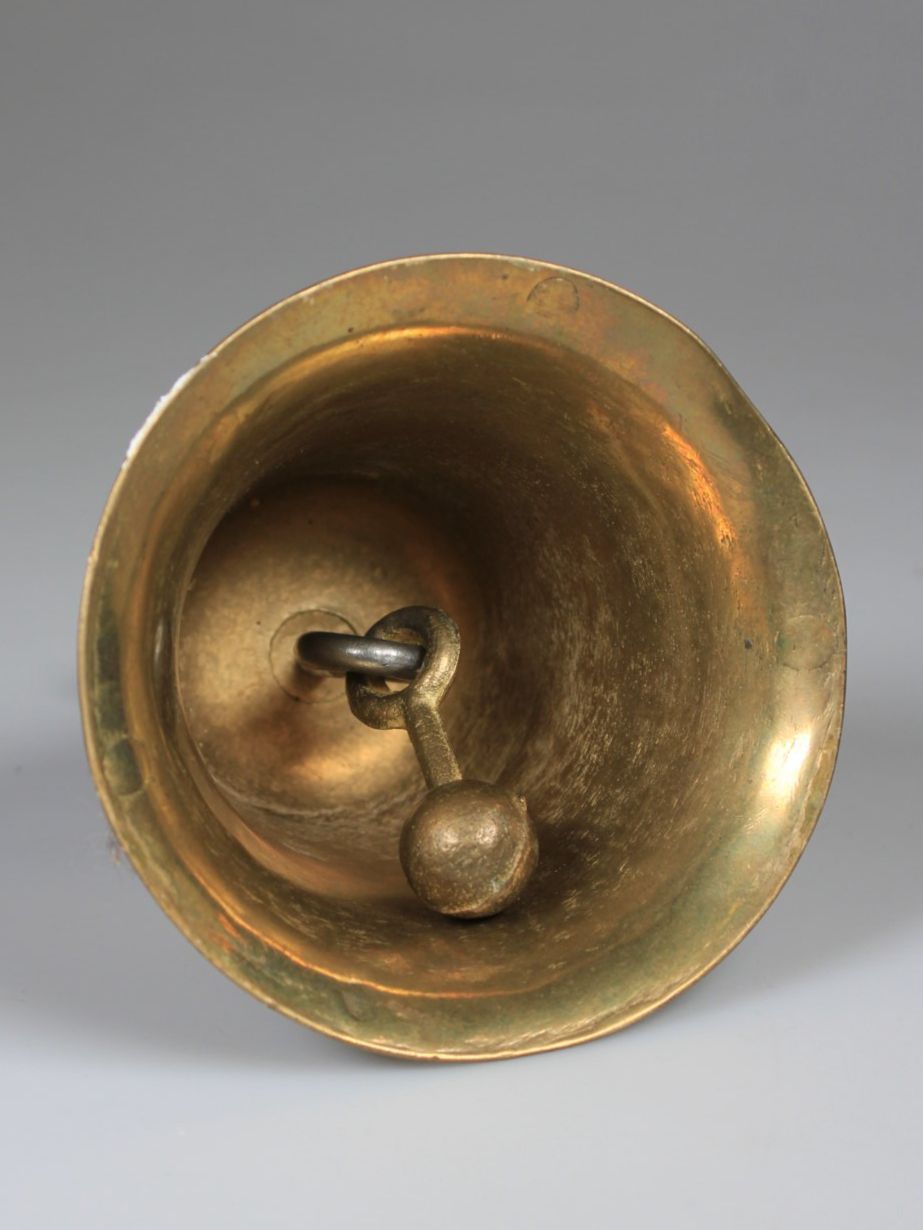 Campanacci mucche: Alte Tischglocke aus Messing – Usato da Basel venduto da IRMAundFRED 1