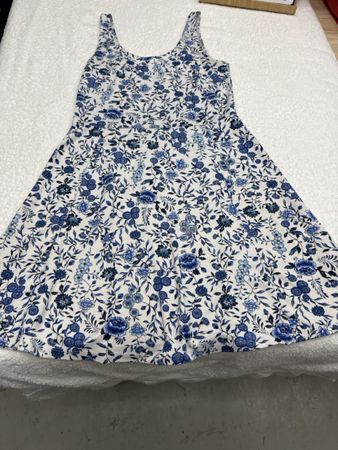 Jolie robe d'été fleurie, taille 38, idéale! Super affaire!