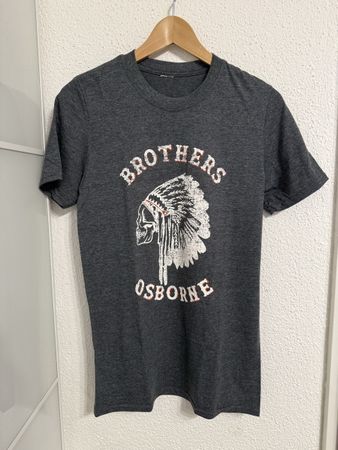 Sehr bequemes, neuwertiges T-Shirt, Grösse S, grau
