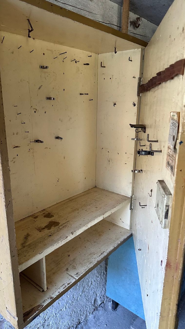 Schränke: Werkzeug Schrank, Vintage – Gebraucht aus Würenlos von Sa_li 5