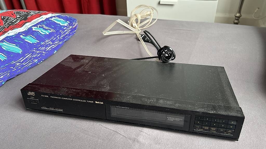 JVC Radio: JVC FX-333L radio empfänger – Usato da Basel venduto da mentaltrap