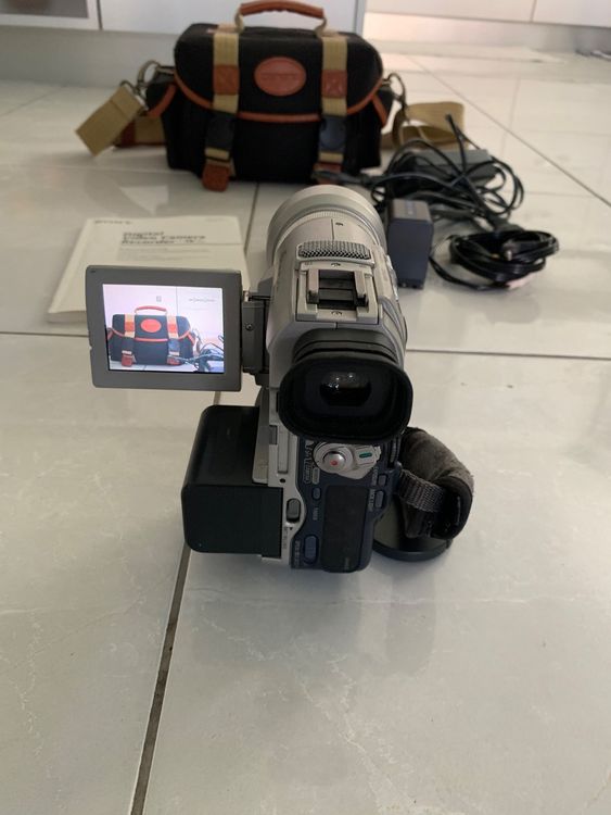 Sony HandyCam Vision DCR-SC100E - Mini DV PAL (D'occasion) à Fully pour